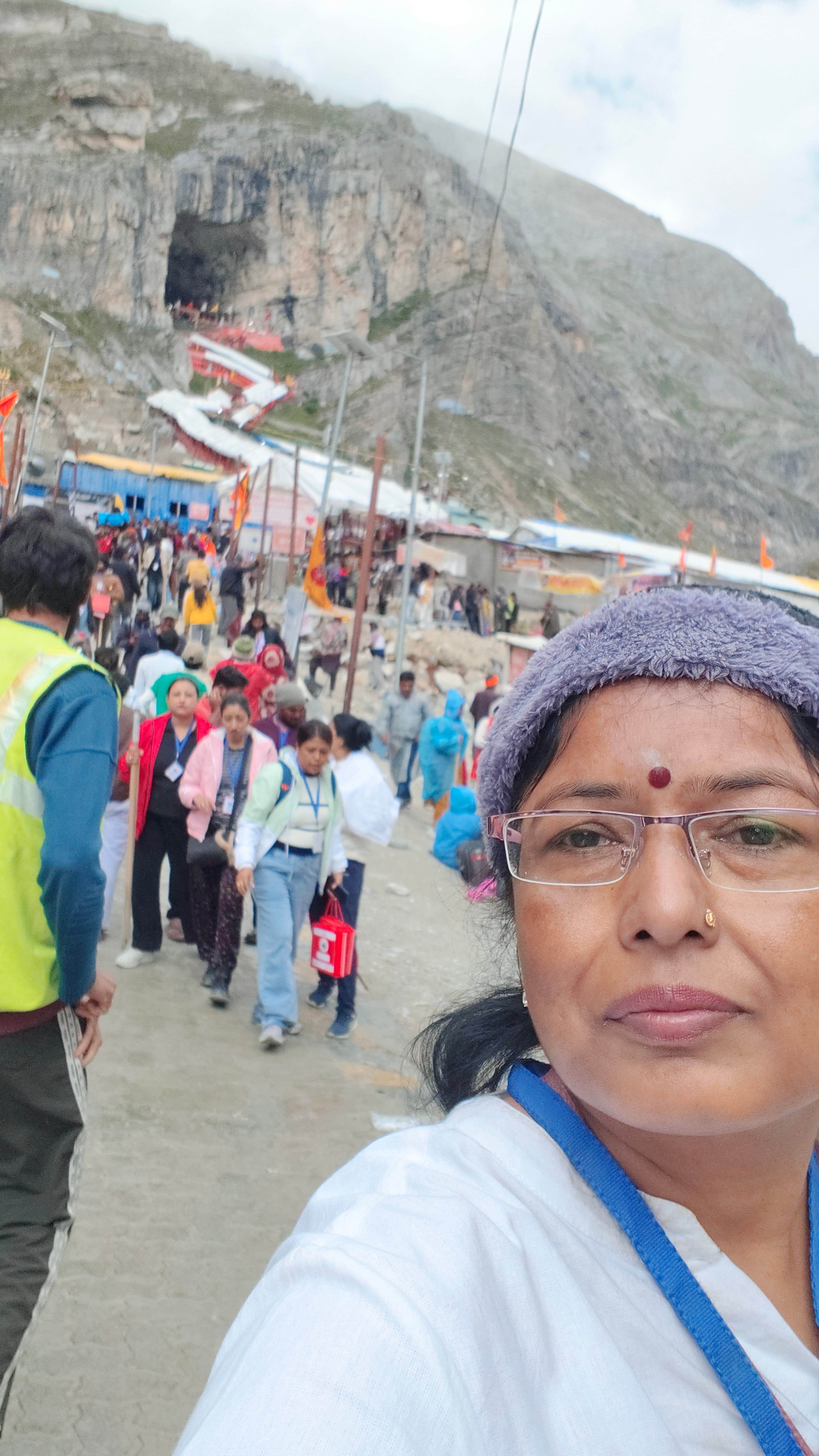 Sangeeta Kumari on a Himalayan yatra among fellow pilgrims
